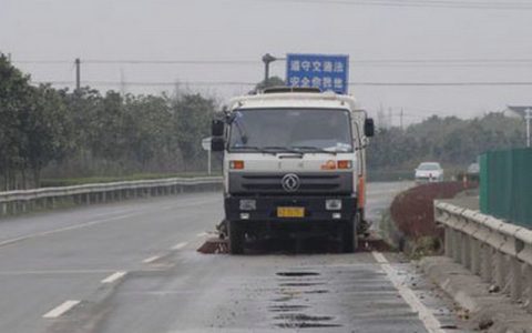 在高速公路以外逆行扣几分