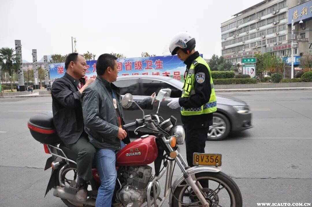 驾驶摩托车不戴头盔一次记几分