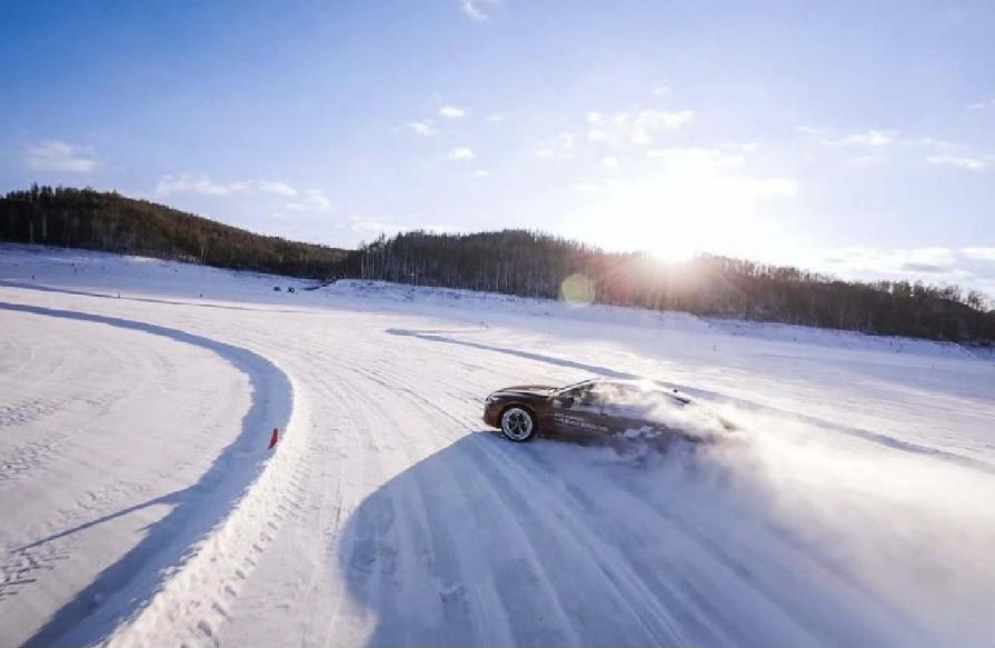 一汽奥迪冰雪体验季开营，四环闪耀致敬quattro 45年