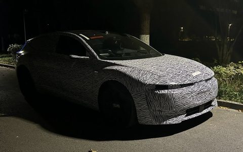 疑似AUDI E量产版谍照曝光，定位中型旅行车，明年上市