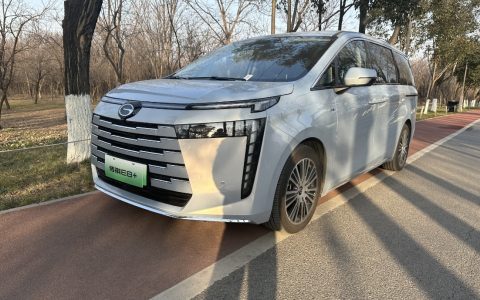 试驾广汽传祺E8 PHEV，宜商宜家，综合续航1200km